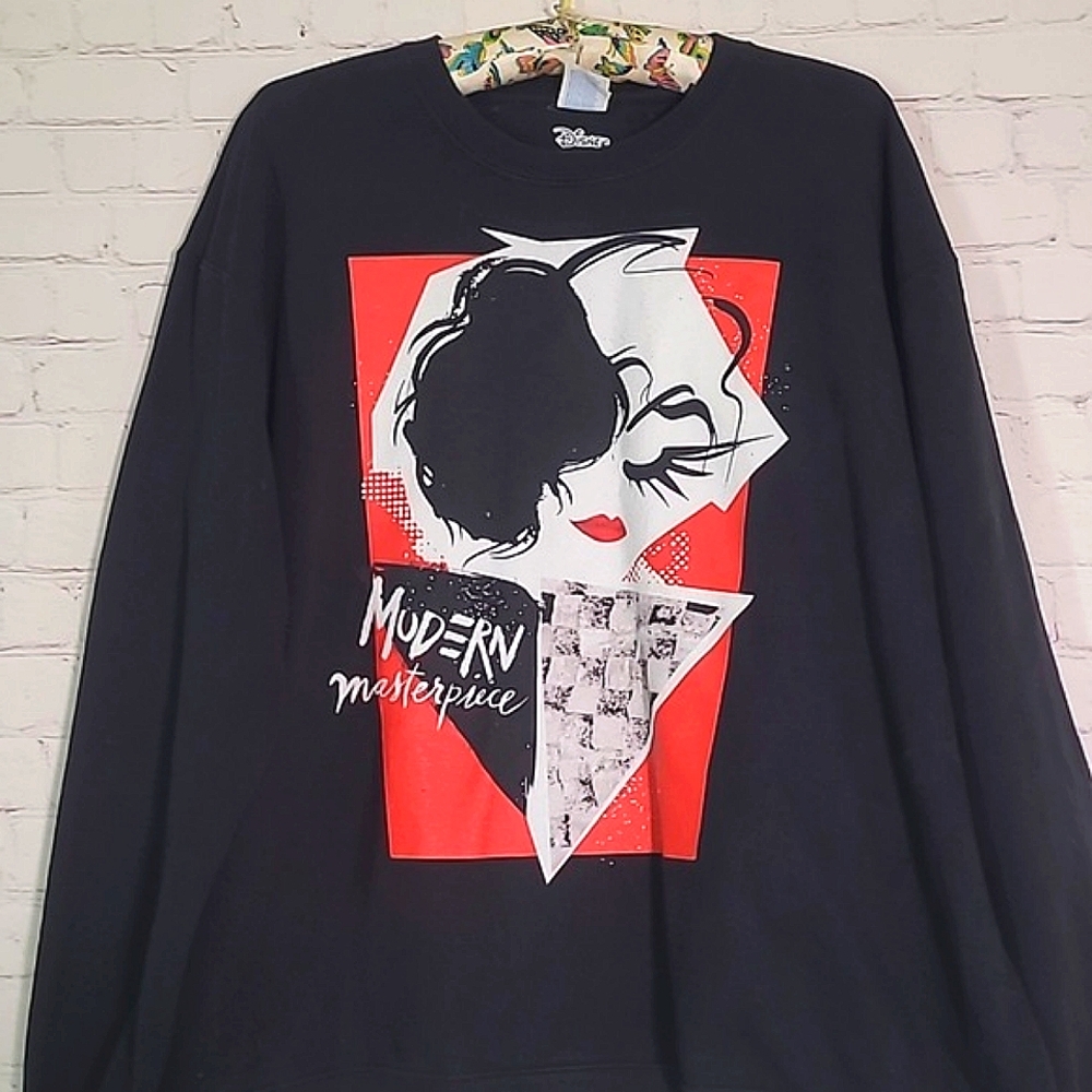 NWOT Disney Cruella Crewneck Black Red Print Ring Spun Sweater Womens Size 2XL - Picture 6 of 16